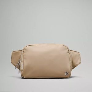 Lululemon Everywhere Belt Bag Large 2L - Trench